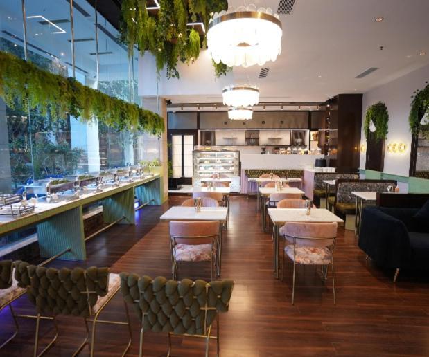 The Galgotias Hotel Gurugram Gurgaon Ngoại thất bức ảnh
